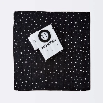 Milestone Swaddle Baby Blanket With Felt Frame - Black And White - Cloud Island™ 4 Milestone Swaddle Baby Blanket With Felt Frame - Black And White - Cloud Island™ - Image 2